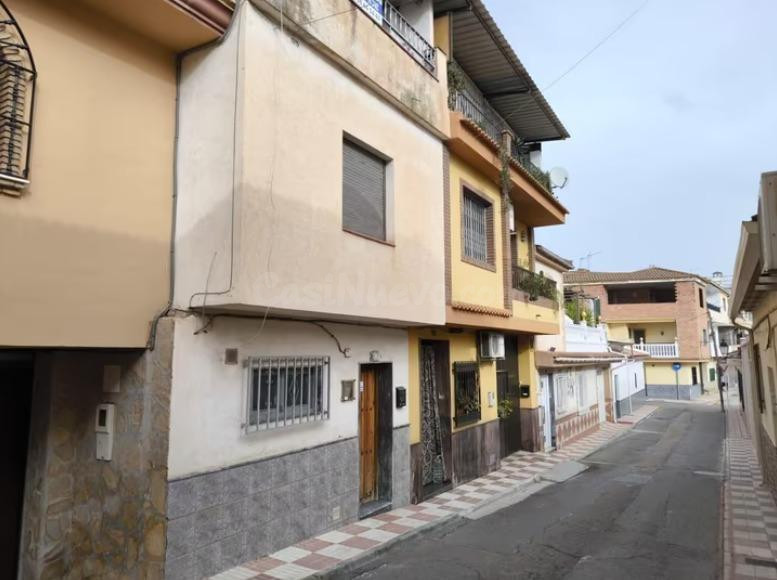 Casa adosada en venta en Huétor Tájar (Granada) – Oportunidad única a un excelente precio