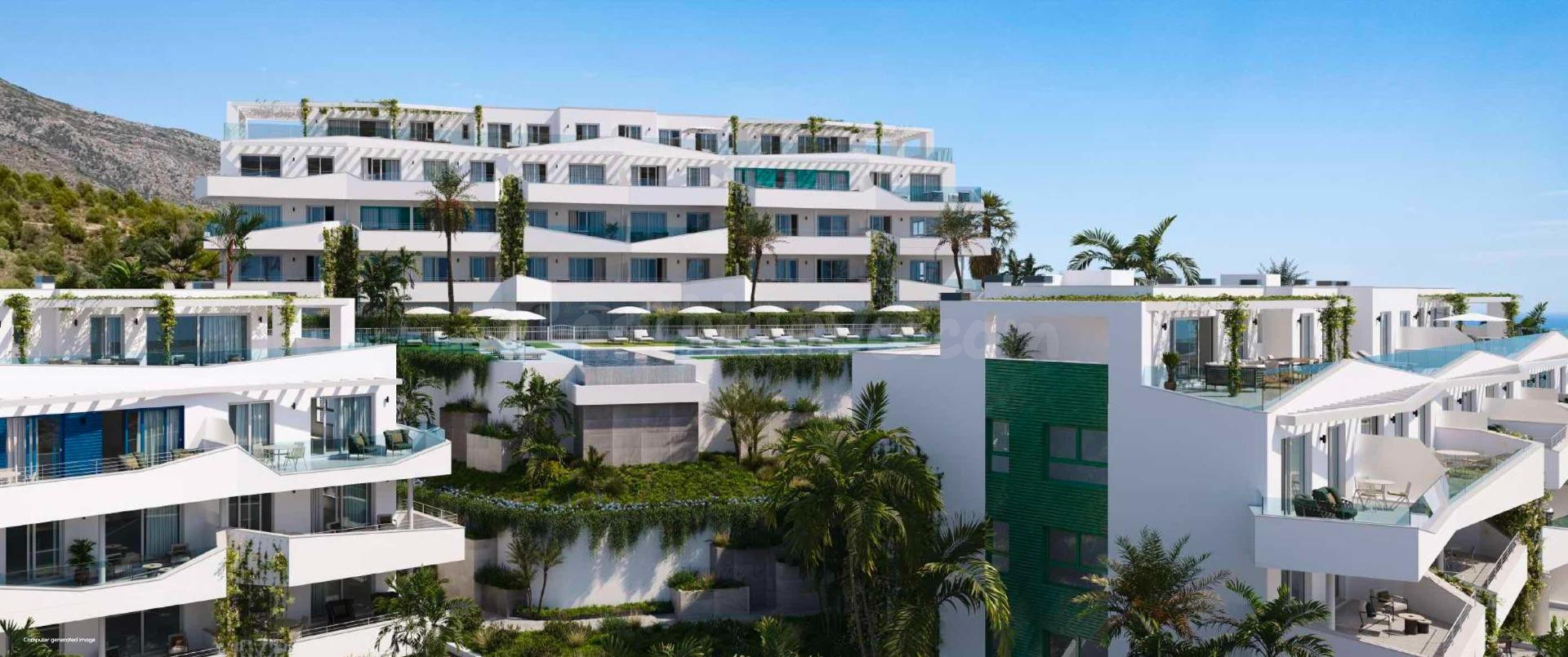 Apartamento planta baja de 3 dormitorios y 2 baños con vistas al mar. Mijas