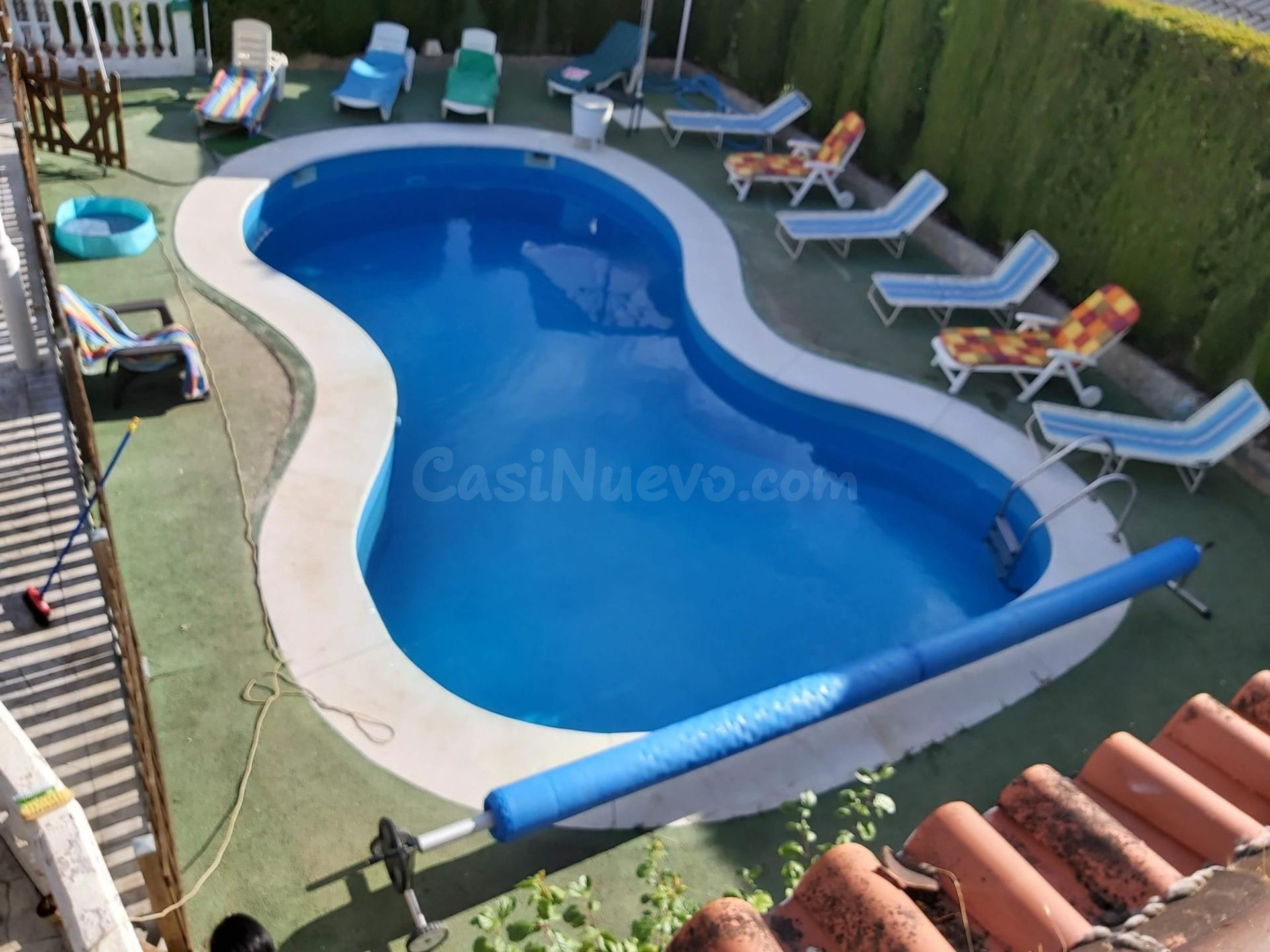 ESPECTACULAR INDEPENDIENTE con piscina y campo deportivo EN LA SIERRA SUR DE JAÉN.