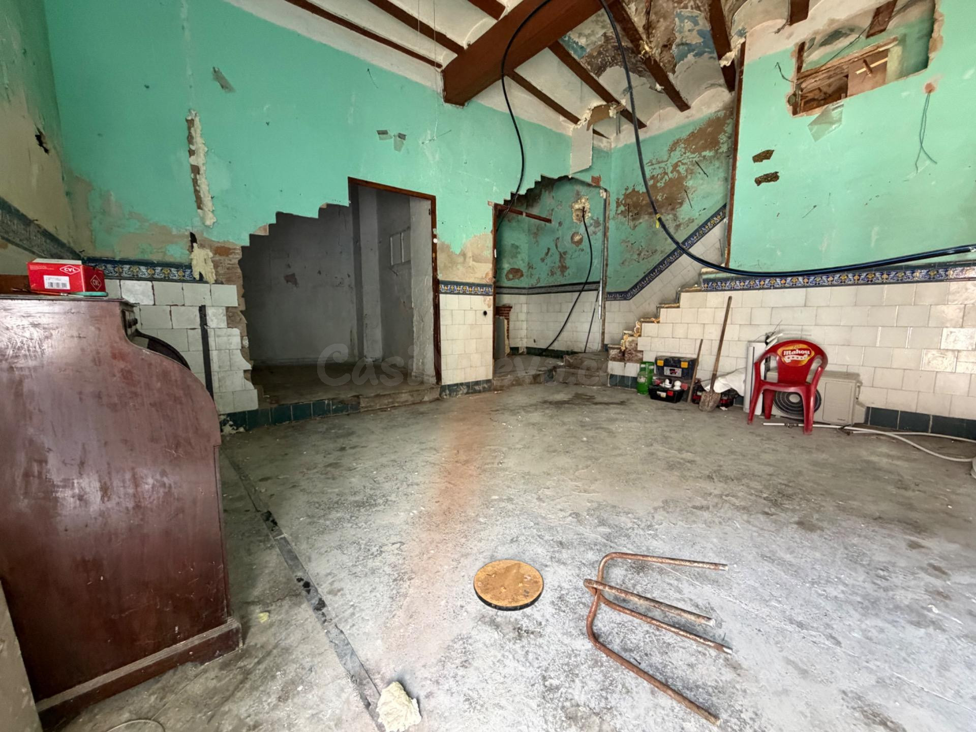 GRAN CASA DE PUEBLO PARA REFORMAR - foto 2