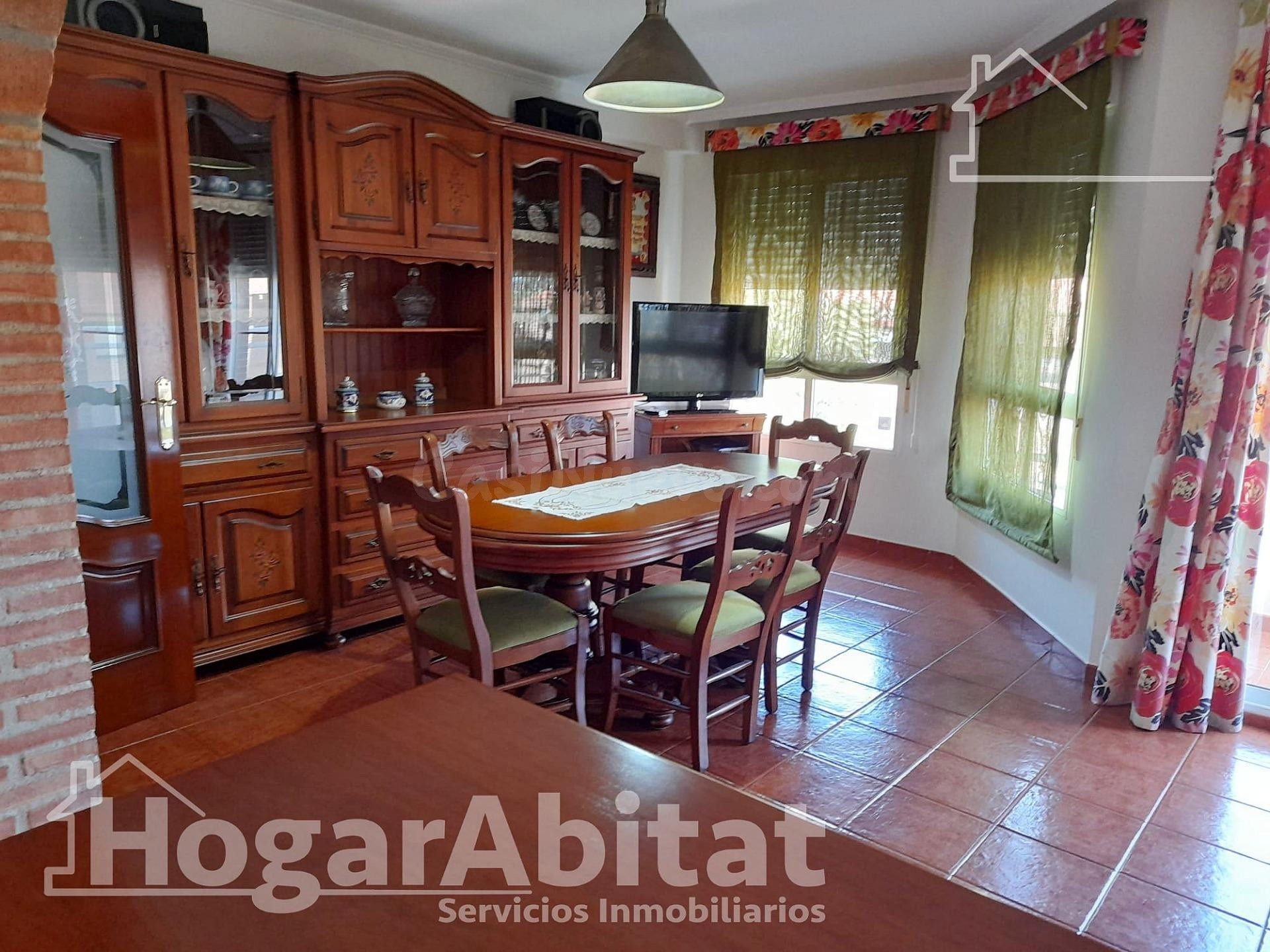 ¡VISTAS DESPEJADAS! AMPLIO, ALTO Y EXTERIOR CON DOS BALCONES CERCA DEL MAR