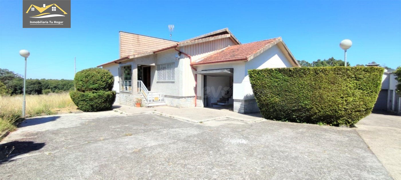 SE VENDE CASA CON PARCELA DE 3,2 HECTAREAS EN BÓVEDA (AMOEIRO). REF. 6557
