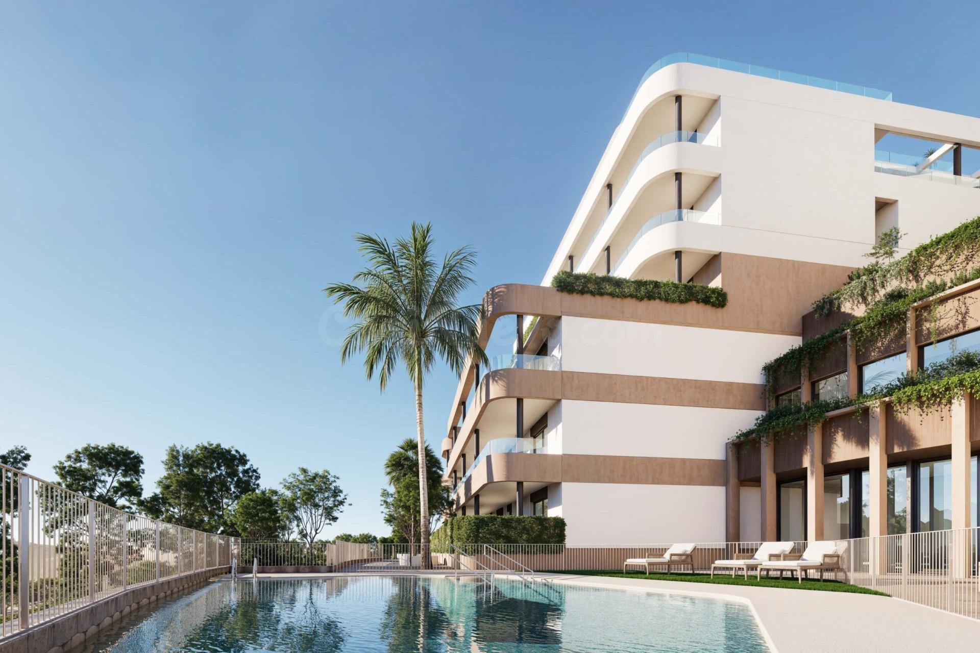 Apartamento con vistas al golf. 2 dormitorios y 2 baños. Estepona