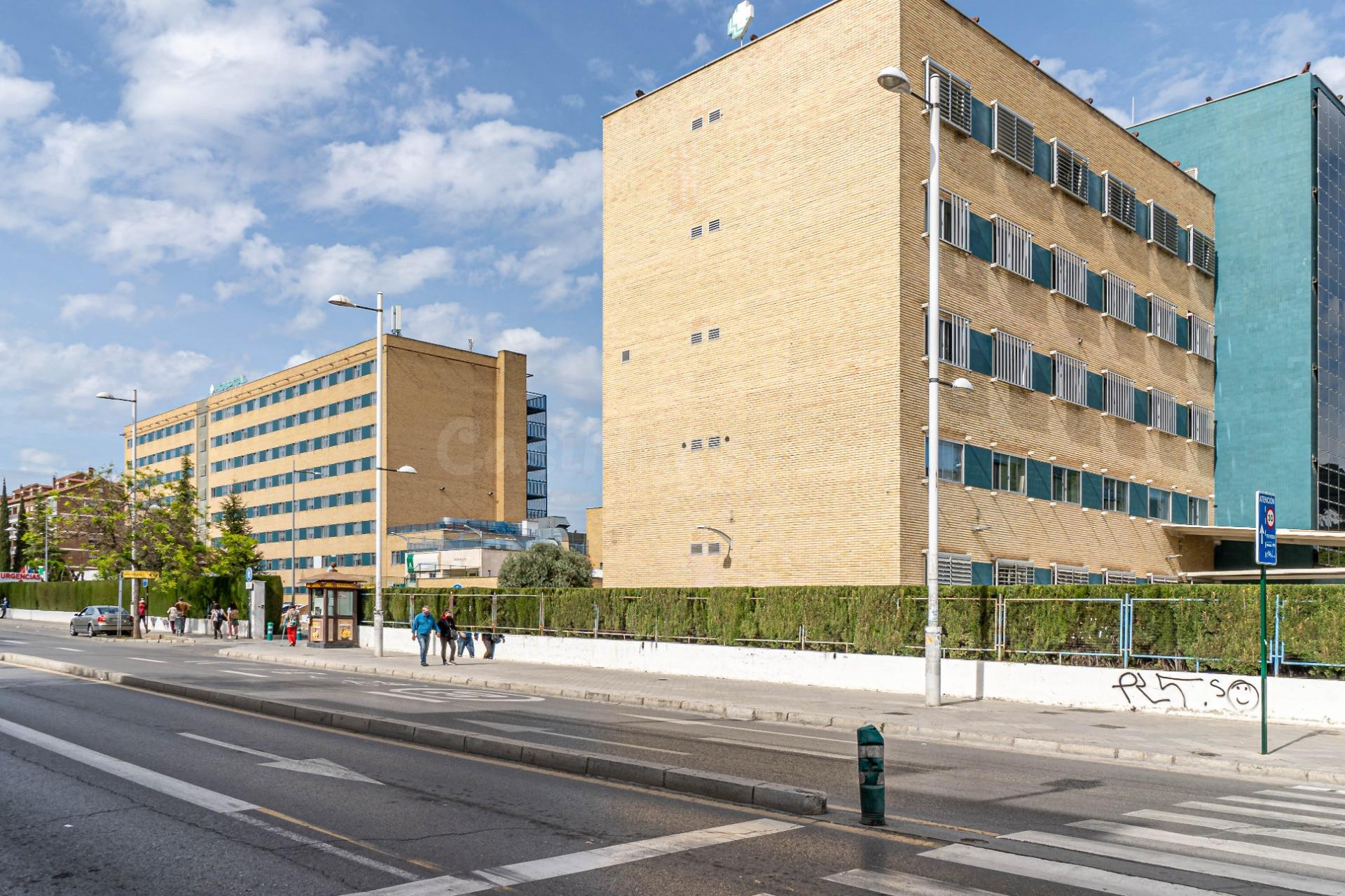 PARA ESTUDIANTES PISAZO CON CALEFACCIÓN TODO EXTERIOR, MUY SOLEADO, OPORTUNIDAD ÚNICA !!