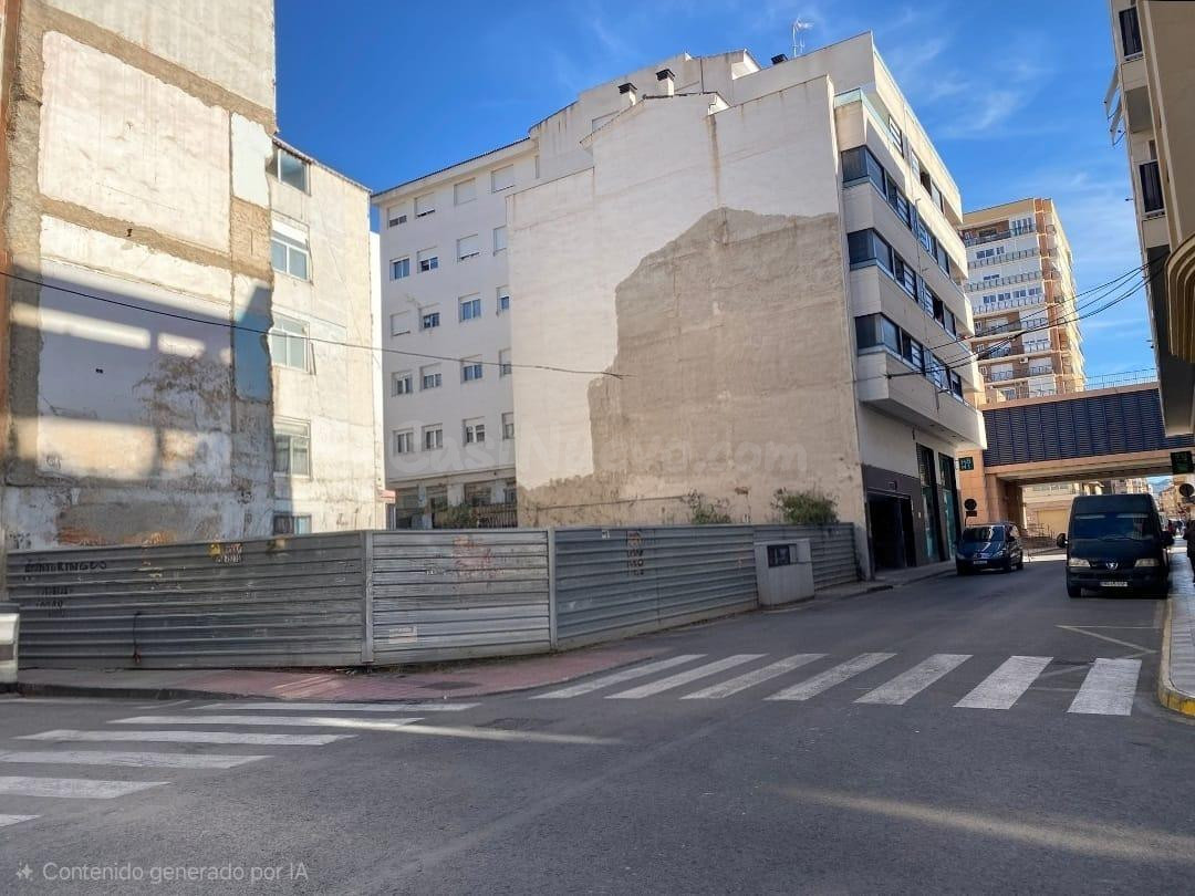 ¡INVERSORES! Solar Urbano de 310 m2 en Pleno Centro de Elda - Edificabilidad Intensidad 3