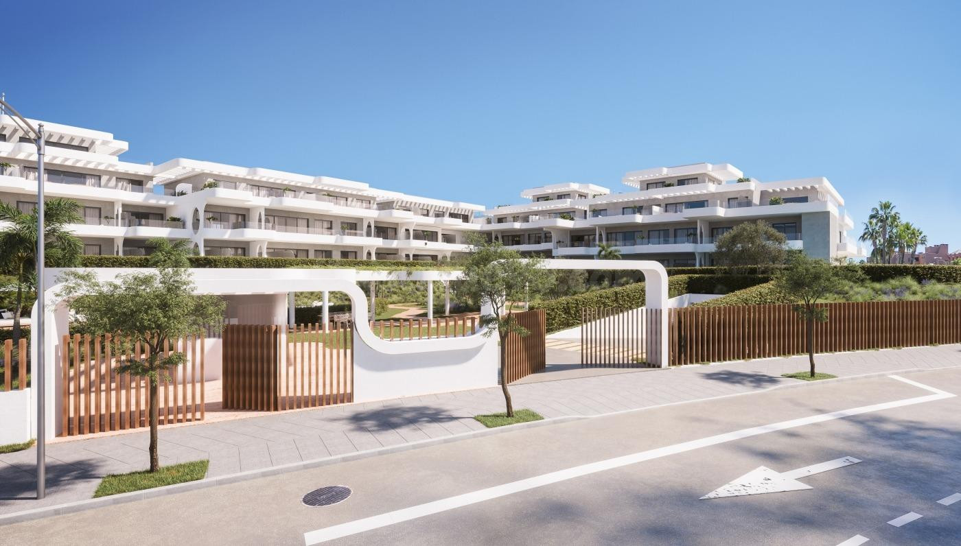 Ático dúplex con vistas al mar.  4 dormitorios, 3 baños. Los Granados, Estepona