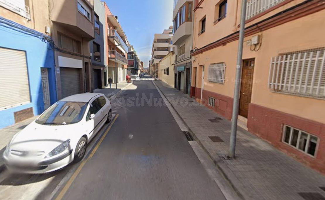 OPORTUNIDAD INVERSORES: Casa Adosada con Gran Potencial Urbanístico en Badalona