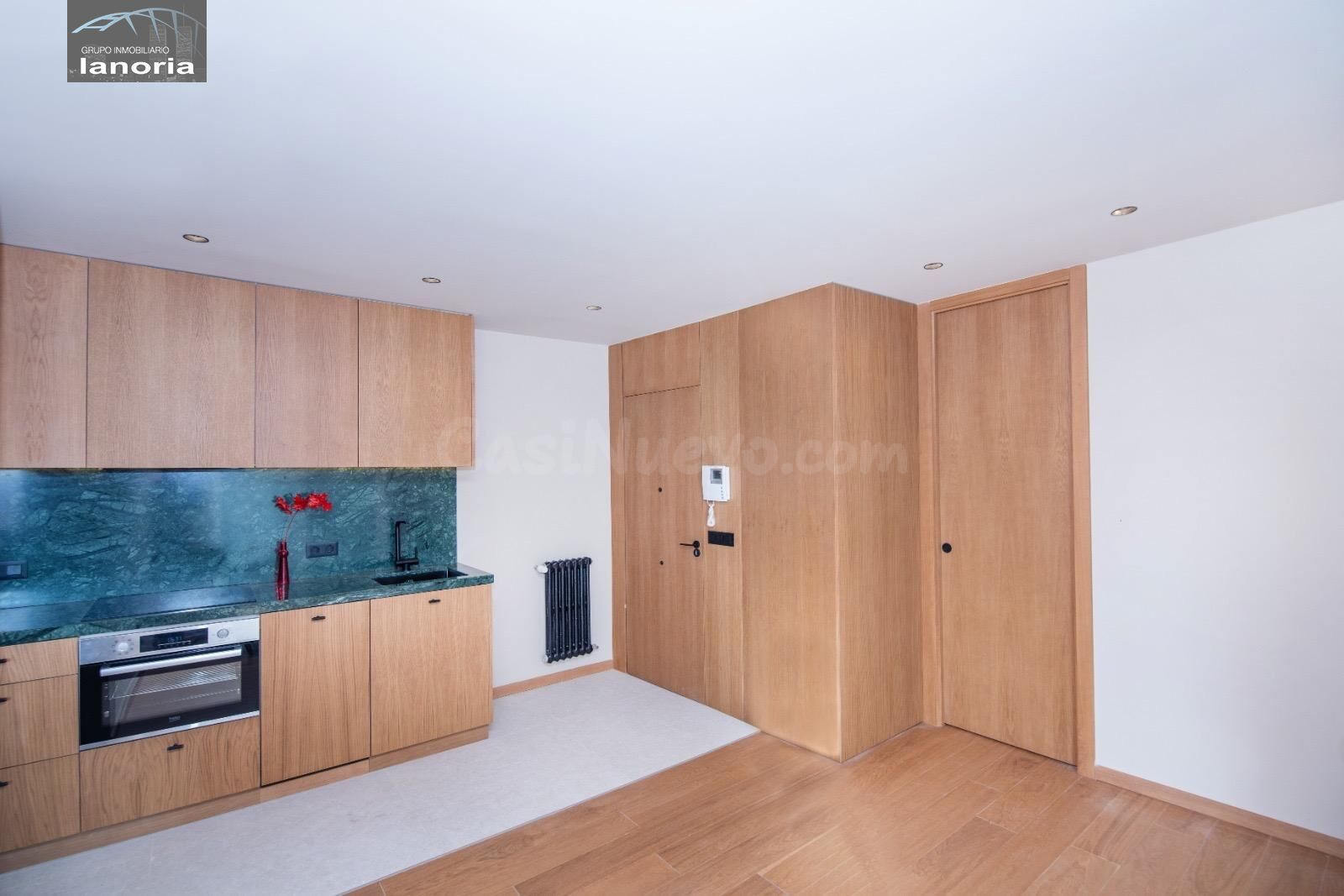 Grupo la Noria Vende Apartamento Reformado de 2 Dormitorios y 1 Cuarto de baño en Calle Tesifonte Gallego.