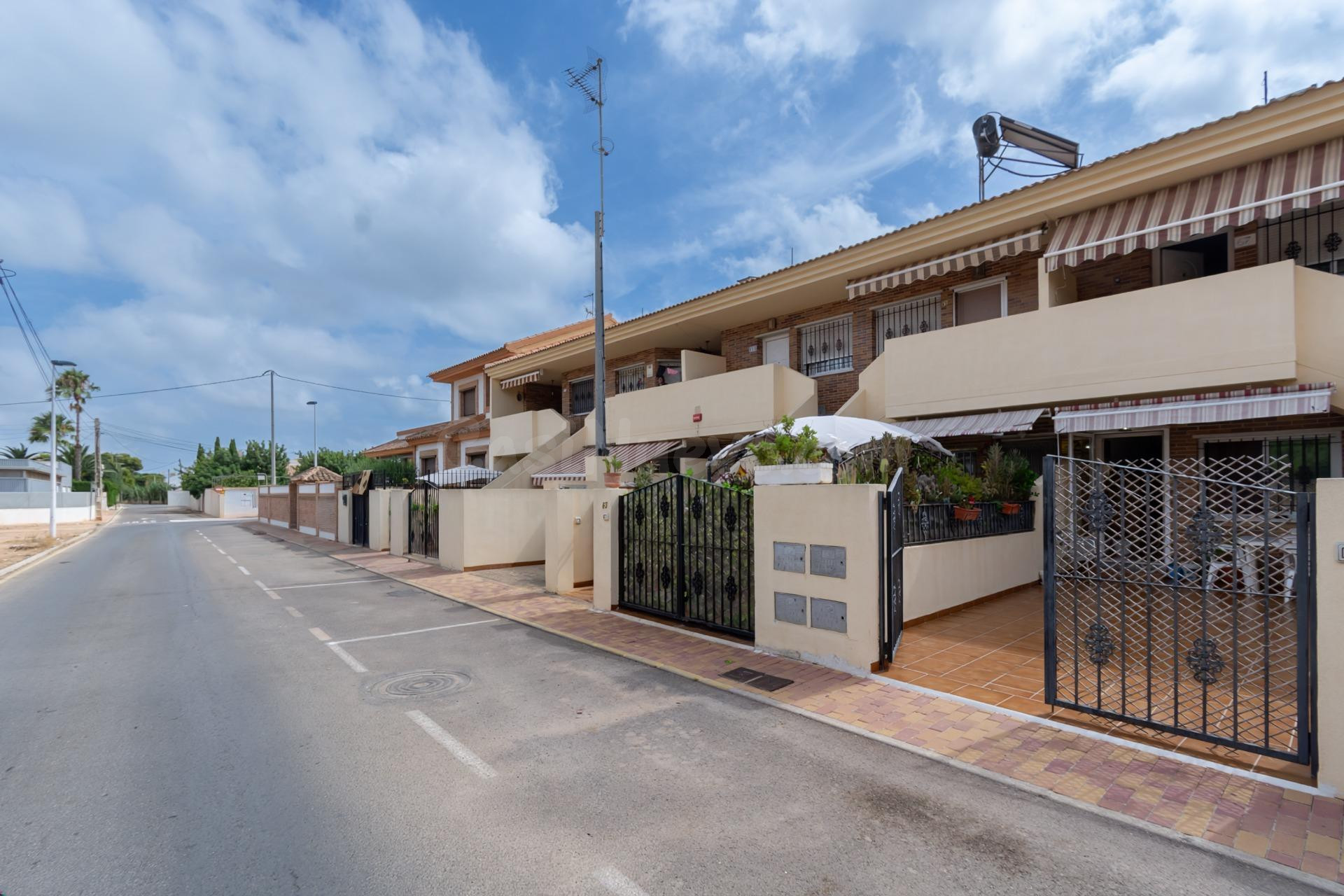 Tu nuevo hogar junto al Mar Menor. Bungalow de planta baja en San Pedro del Pinatar. Región de Murcia.