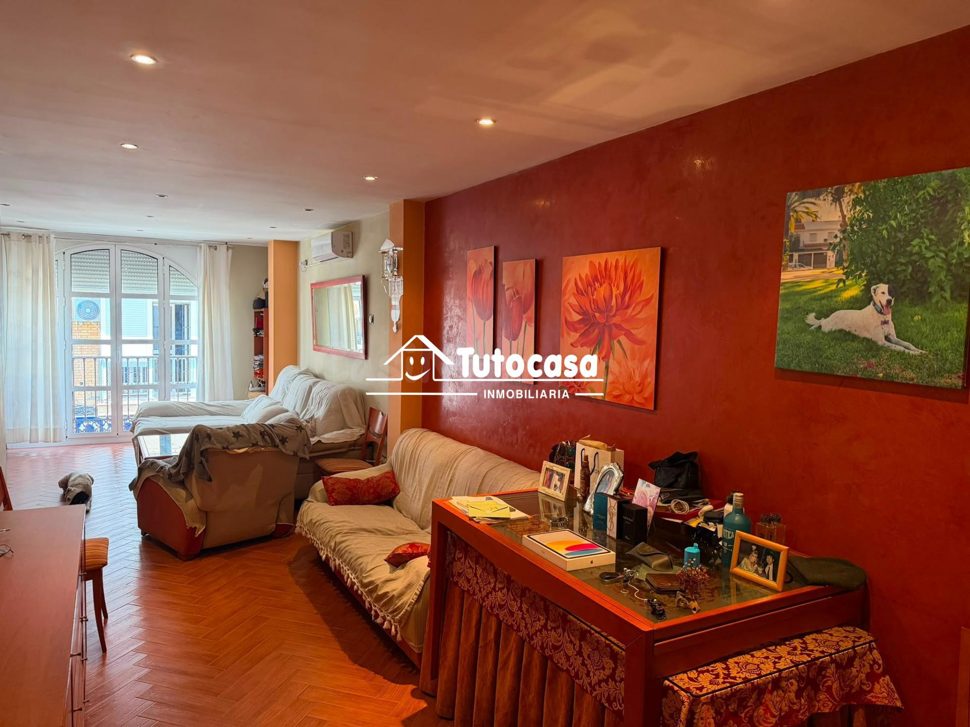 Oportunidad única en el centro de Dos Hermanas: vivienda con local comercial