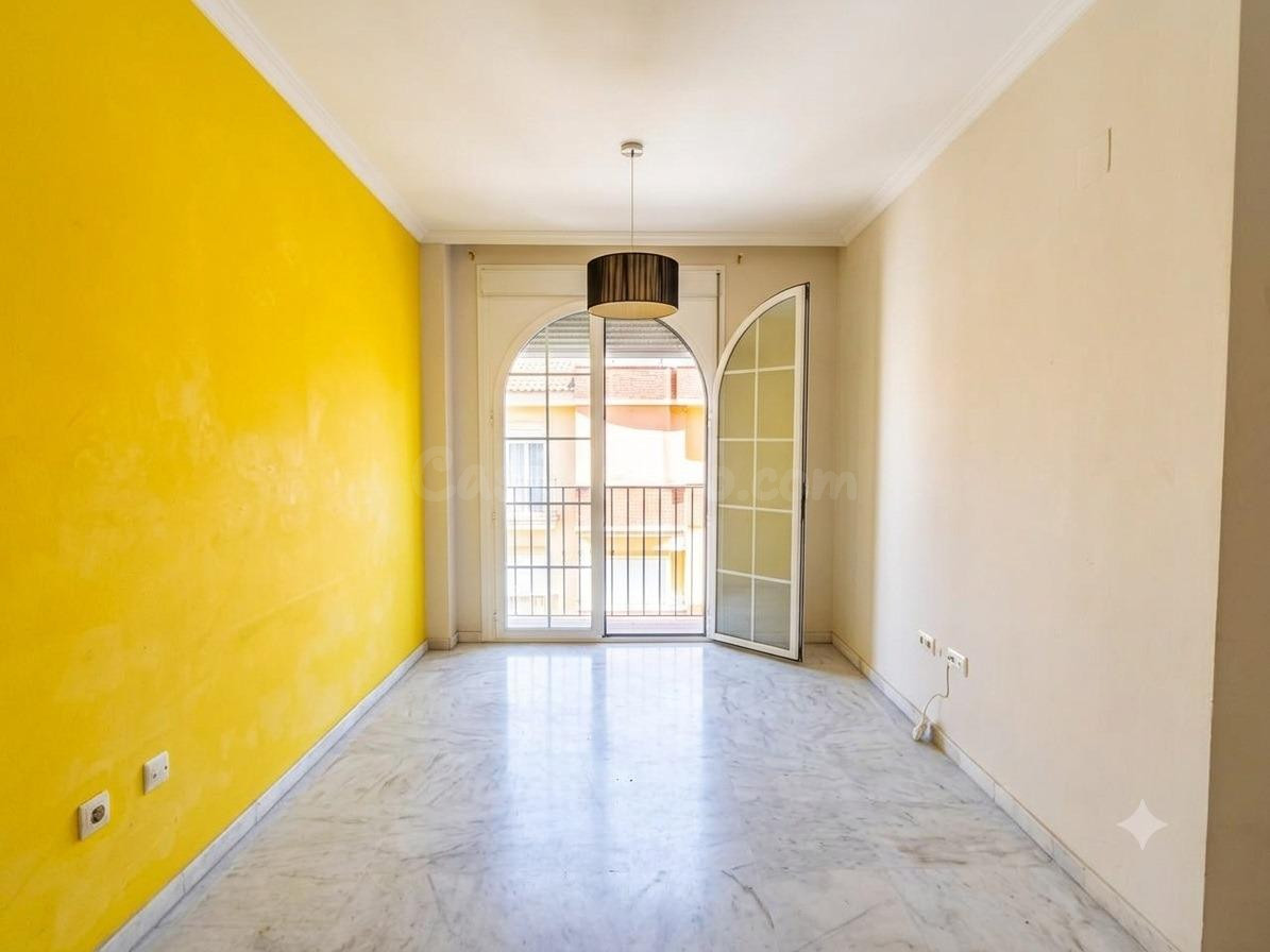 ¡GRAN OPORTUNIDAD EN CERRO AMATE! Piso con Garaje, Trastero y Ascensor