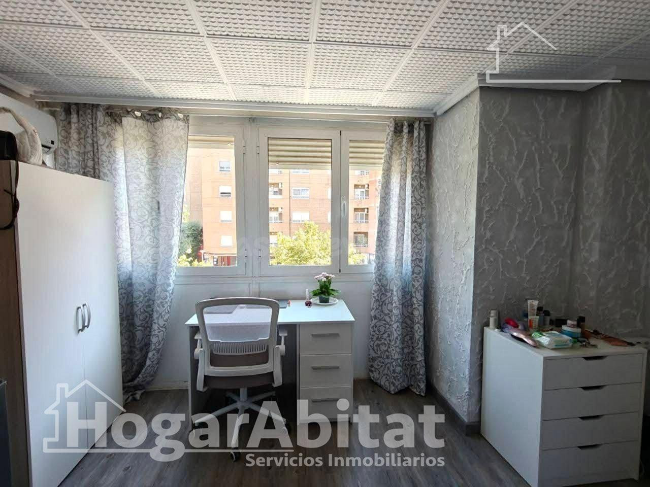¡GRAN OPORTUNIDAD! REFORMADO Y EXTERIOR CON 5 DORMITORIOS Y ASCENSOR