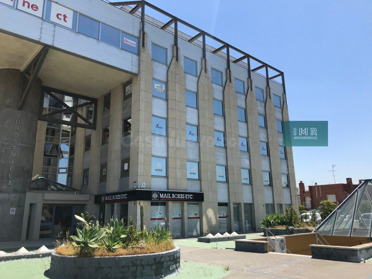 Amplia y luminosa oficina en Sevilla Este | Lista para entrar y excelente ubicación