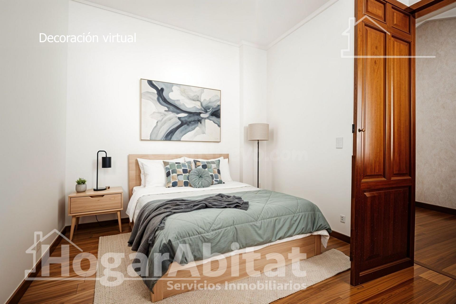 Amplia casa con dos terrazas y garaje - foto 4