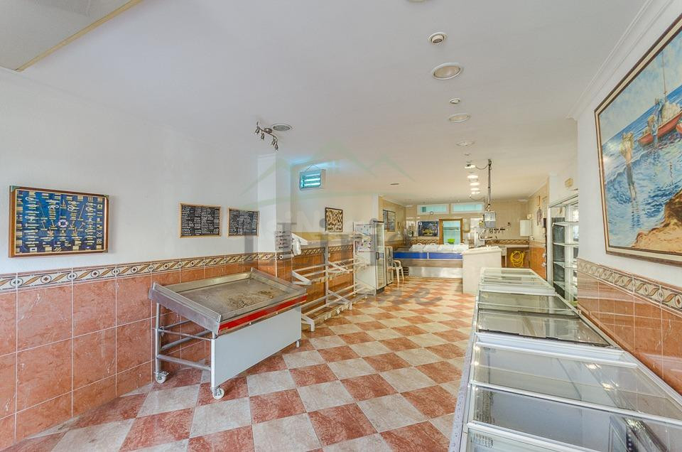 Ref. 04383.- Local comercial en venta con excelente ubicación, en Riba-roja de Turia (Valencia)