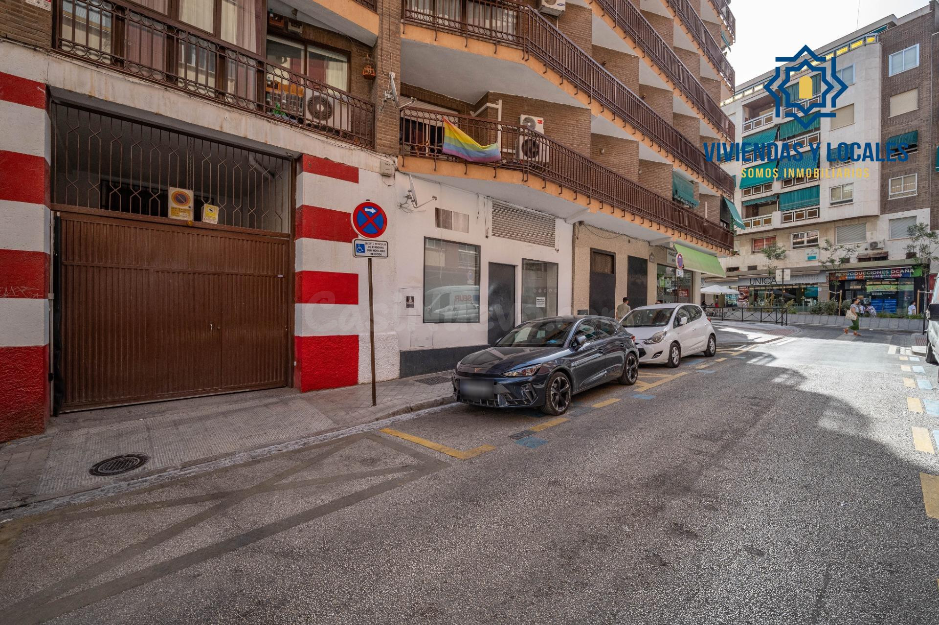 ¡Oportunidad Única! Garaje en el Corazón de Granada por solo 35.000€