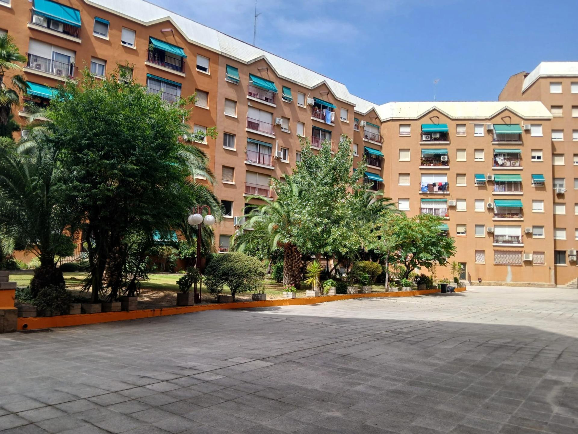 PISO DE 3 habitaciones CON PLAZA DE PARKING Y TRASTERO, EN LA CREU ALTA