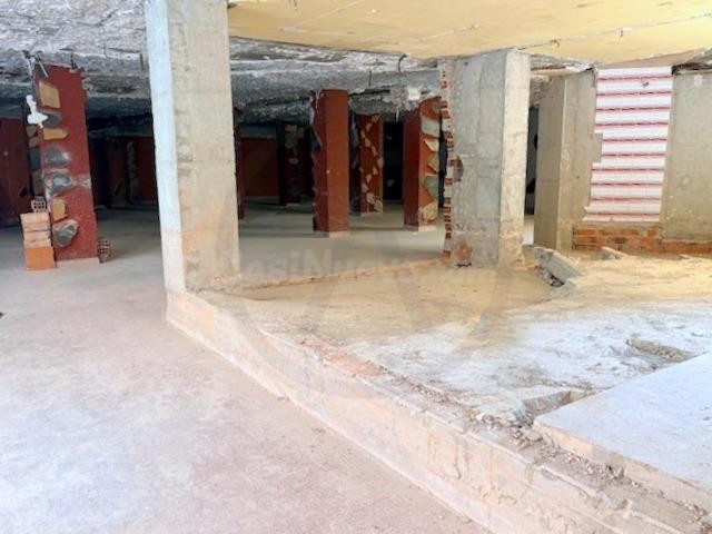 Local en alquiler en Av. Abat Marcet, Terrassa | 812 m2 con salida de humos.