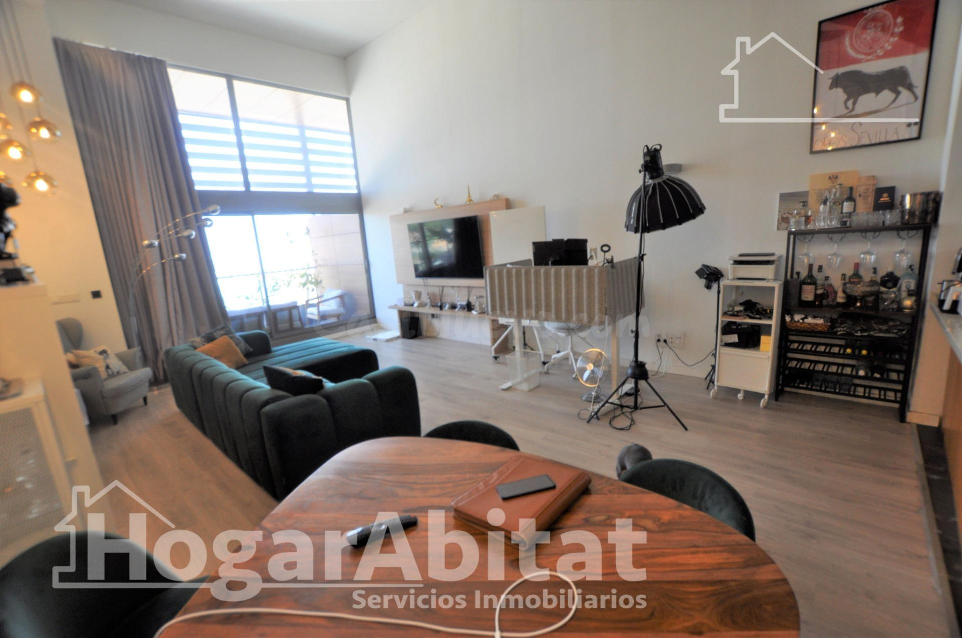 GRAN ÁTICO SEMINUEVO EN RESIDENCIAL CON GARAJE Y PISCINA