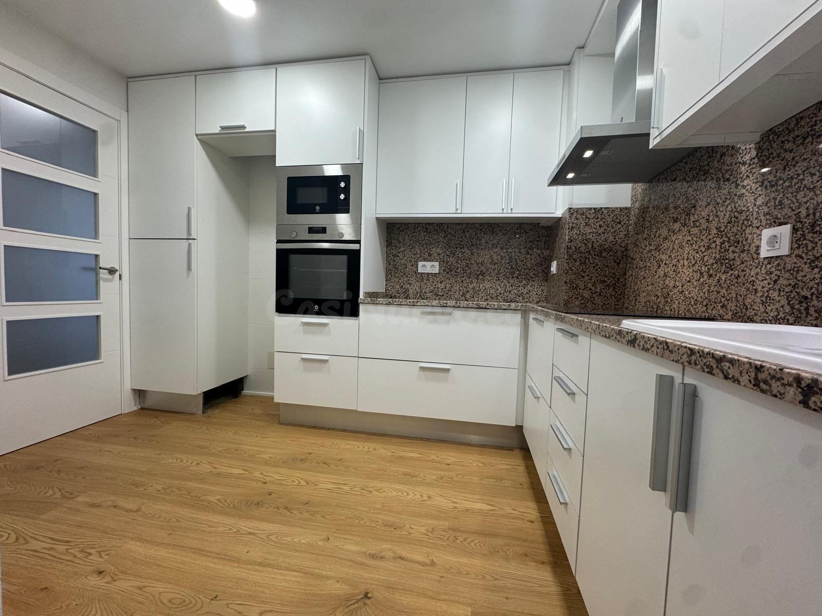 PISO DE SEGUNDA MANO TOTALMENTE REFORMADO EN VENTA EN MANRESA, EN LA AVENIDA DE TUDELA