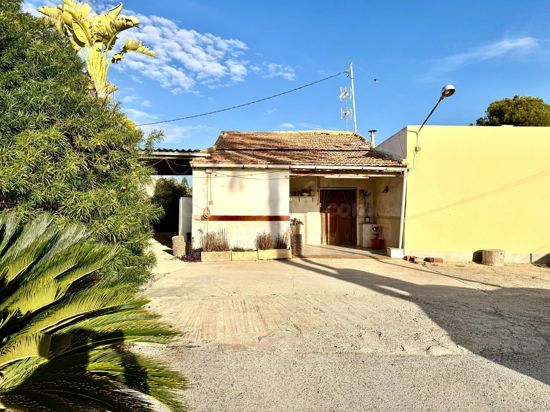 TERRENO DE 4500M2 CON DOS CASAS PARA REFORMAR CADA UNA CON SU ESCRITURA, LO VAS A DEJAR PASAR!!!!!