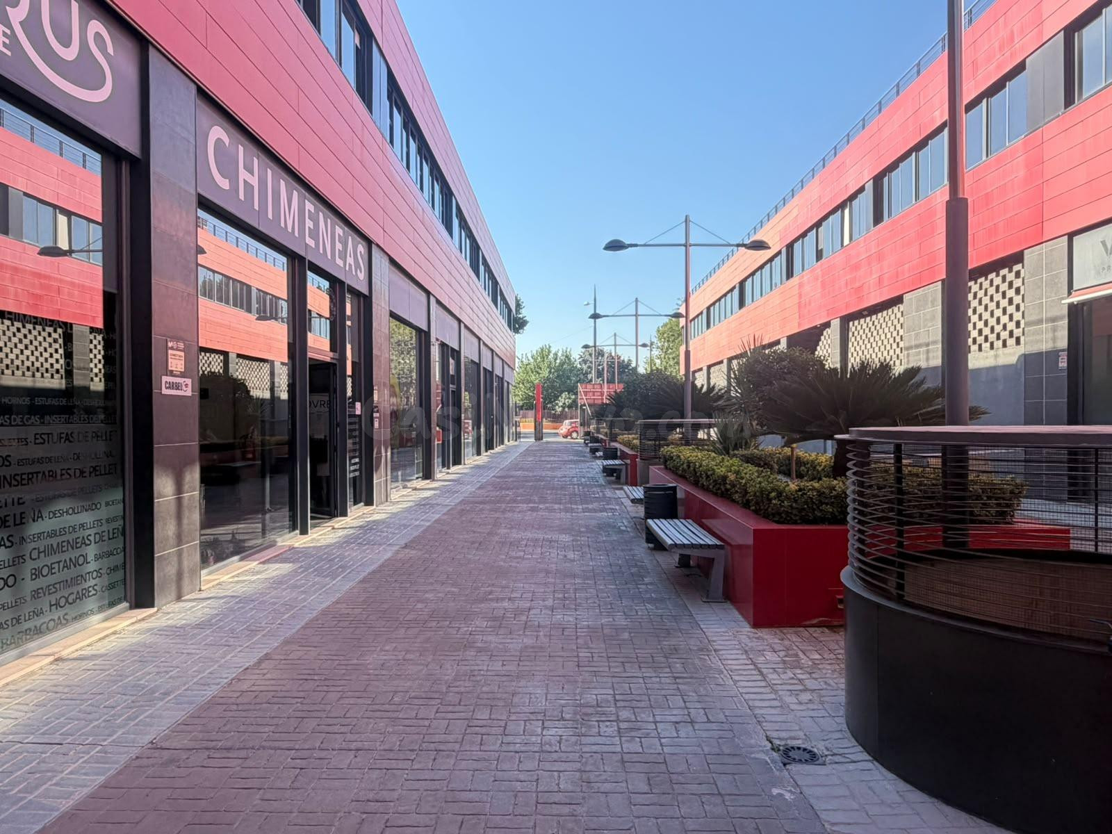 Armilla. Fernando de los Rios. Oficina. Aire acondicionado frío-calor.