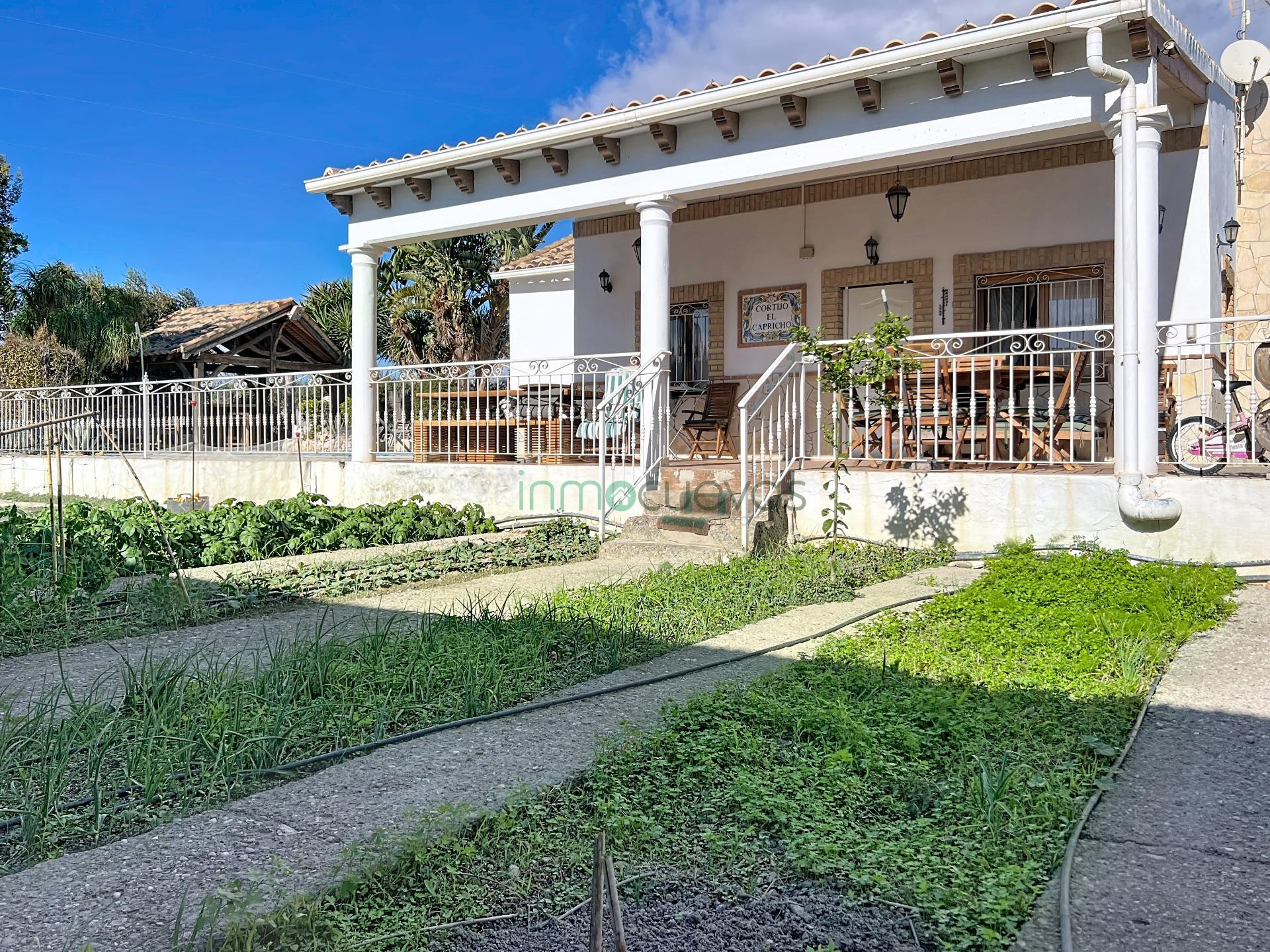 Encantadora Casa con Terreno y Piscina en Cuevas del Almanzora