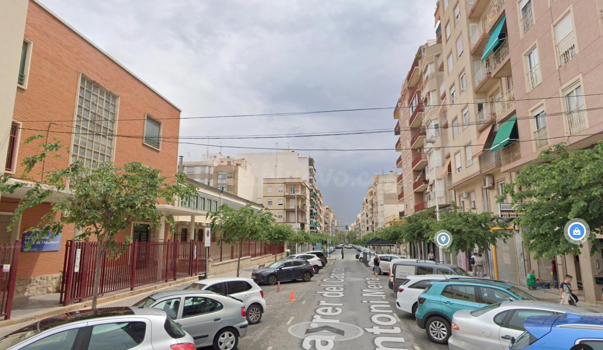 LOCAL COMERCIAL EN SEMISOTANO, TODO ESQUINA CON 2 ENTRADAS, 260M EN LA CALLE CAPITAN ANTONIO MENA