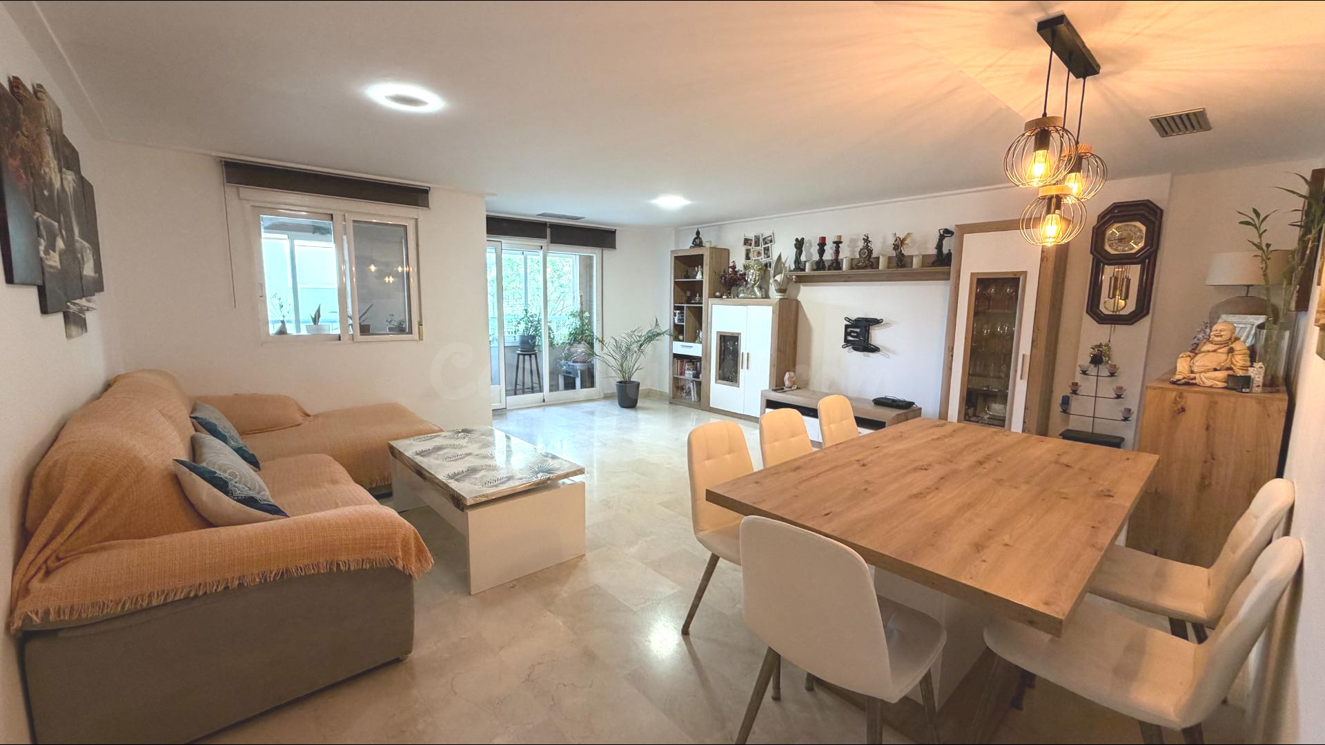 Amplia vivienda con terraza frente al estadio Martínez Valero – Zona Travalón, Elche