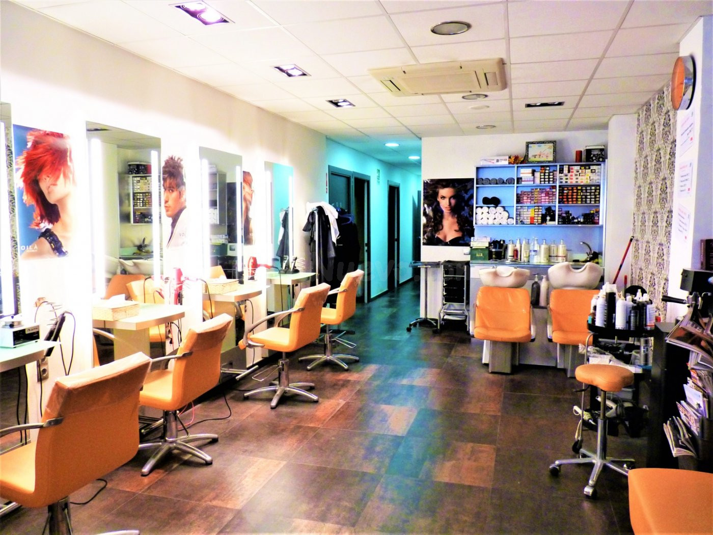 ES LLOGA PERRUQUERIA / ESTÉTICA A MANRESA! 21.500€ de traspàs.