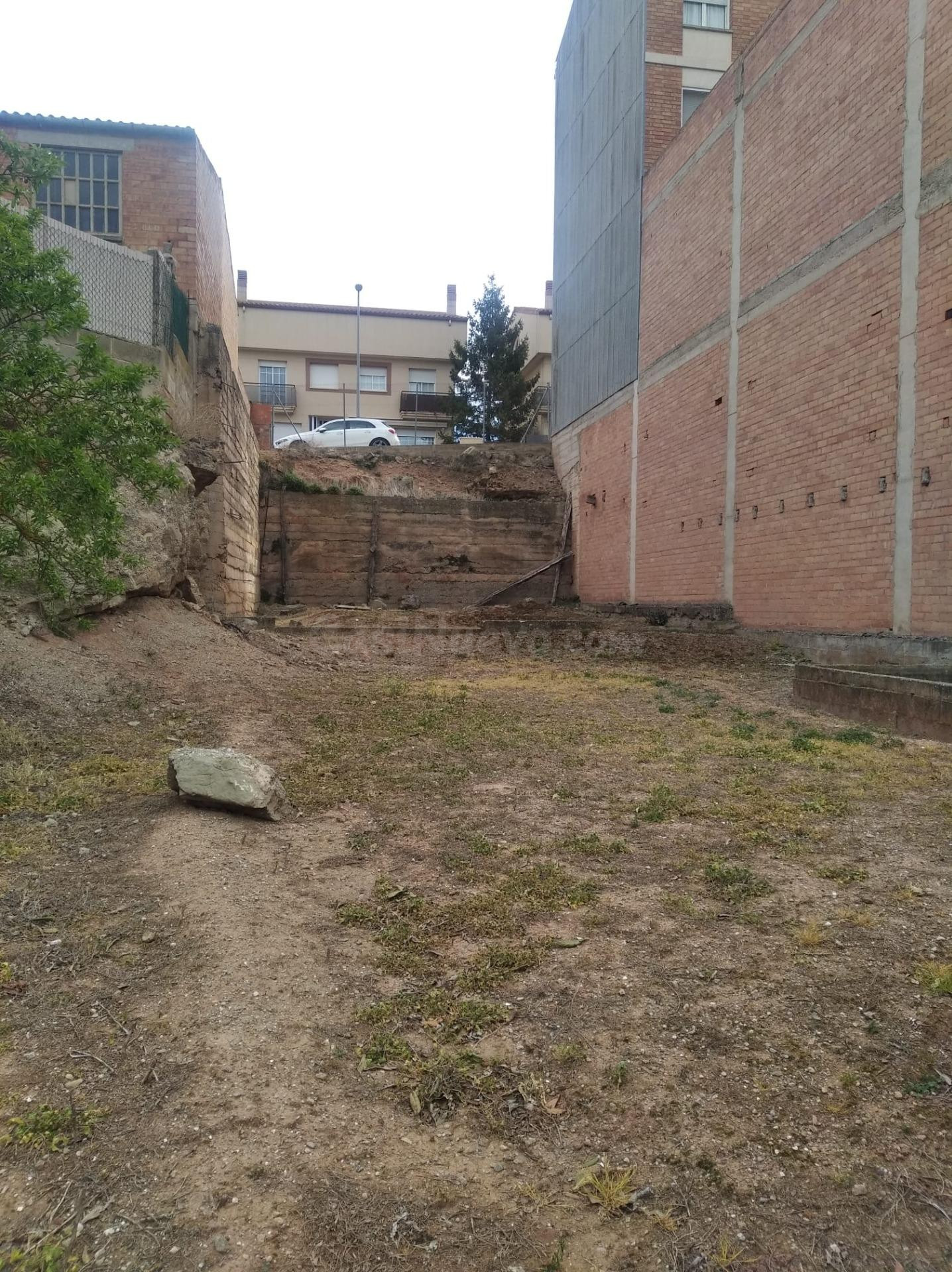 A Sant Salvador , zona poble, venem terreny per contruir la casa dels teus somnis.