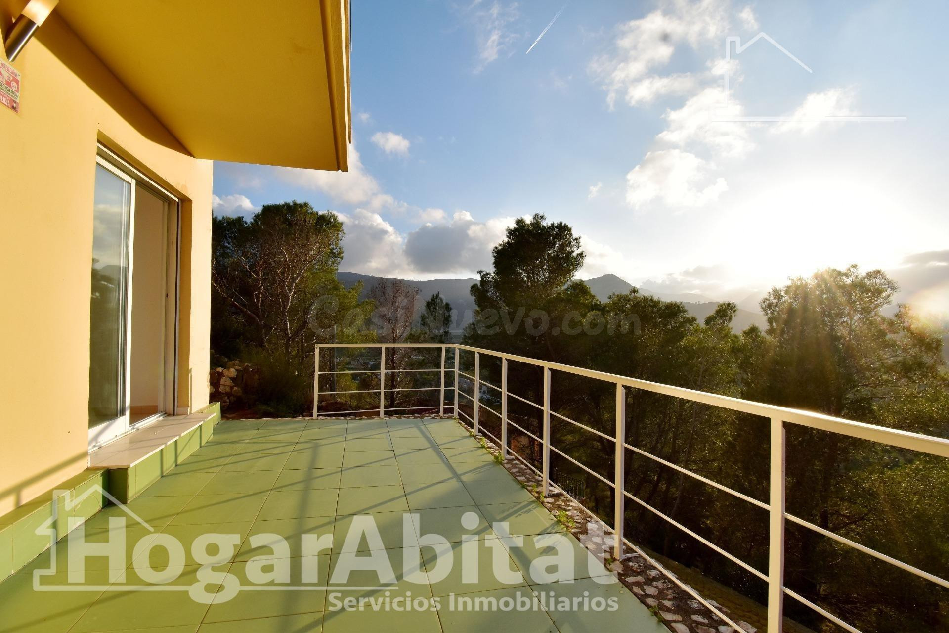 ¡CHALET ESPECTACULAR! AMPLIO Y MUY LUMINOSO CON GARAJE Y TRE - foto 3