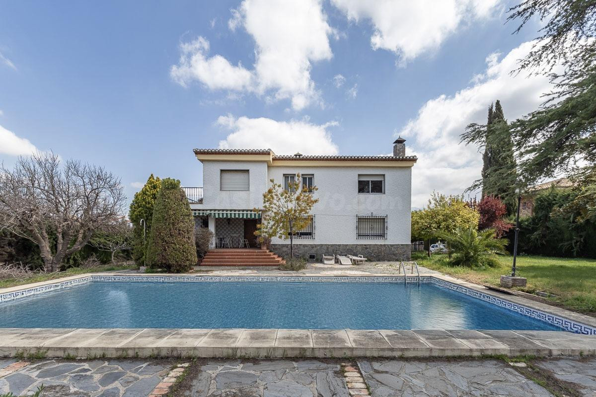 CHALET EN OGIJARES