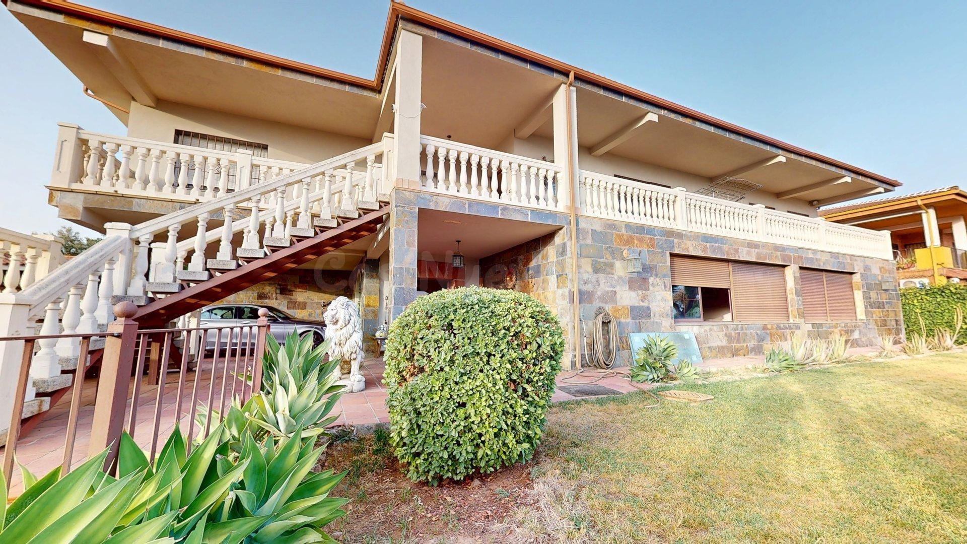 Chalet con dos plantas independientes en la zona de Sansueña!!!