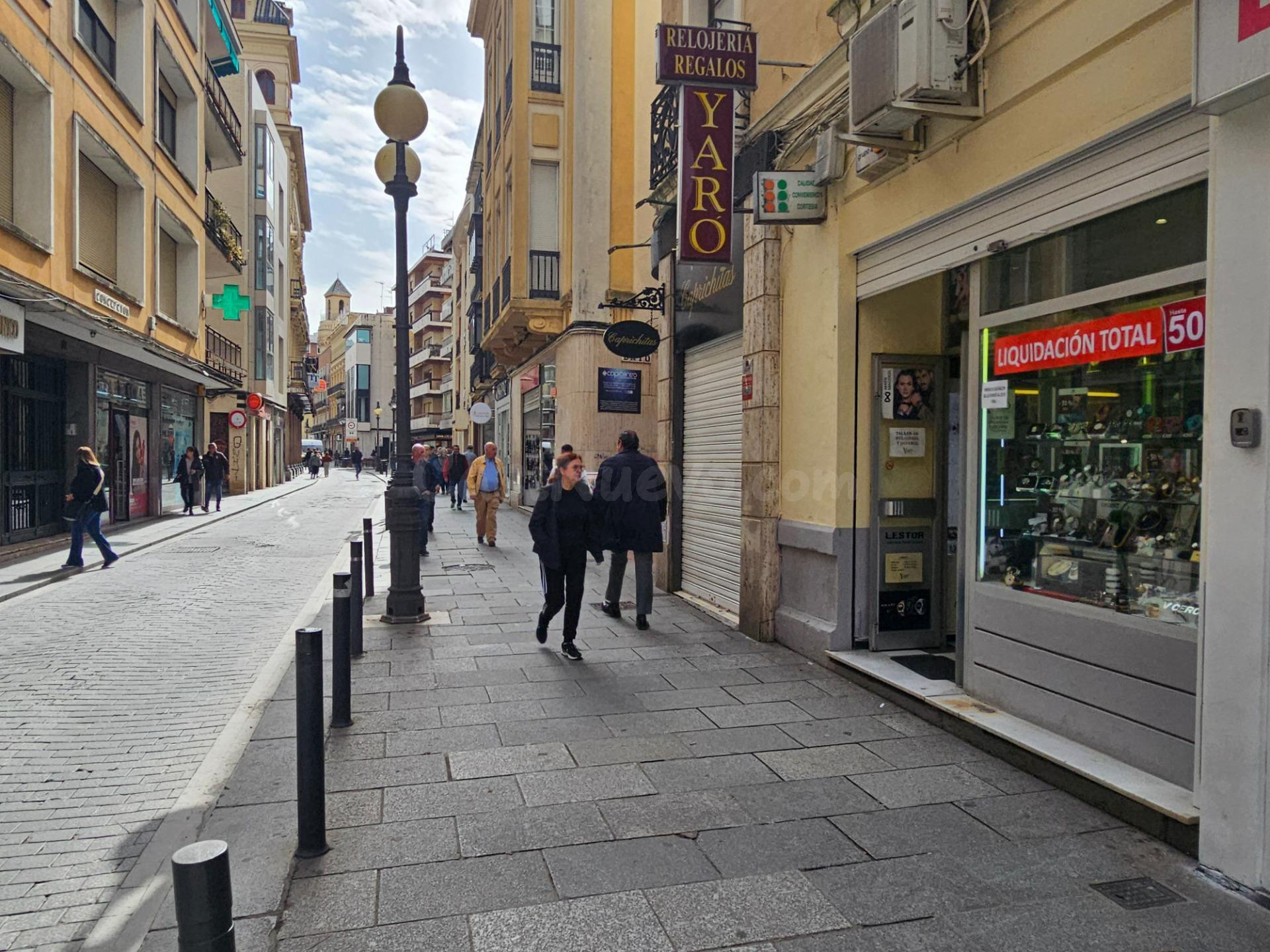 JOYA COMERCIAL EN CALLE CONCEPCIÓN: MÁXIMA VISIBILIDAD EN LA ACERA DE LA SOMBRA