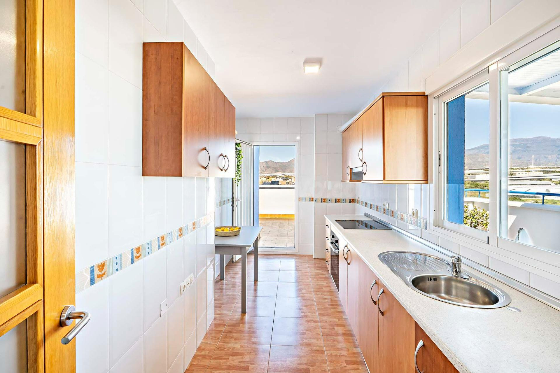 ESPECTACULAR ÁTICO DE 3 habitaciones EN 2ª LÍNEA DE PLAYA EN - foto 4