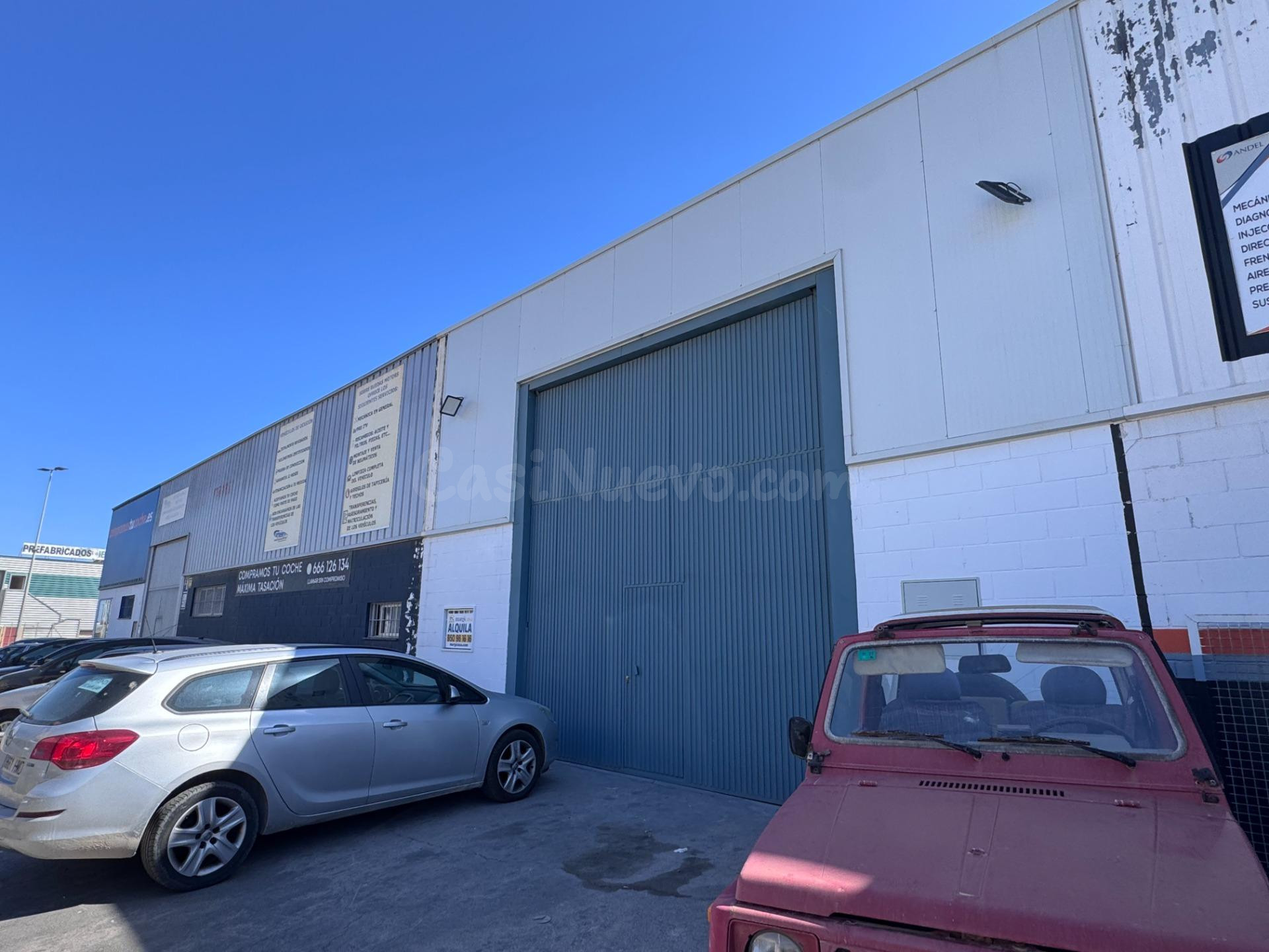 ¡Nave Industrial en Santa María del Águila (El Ejido) diáfana y reformada!