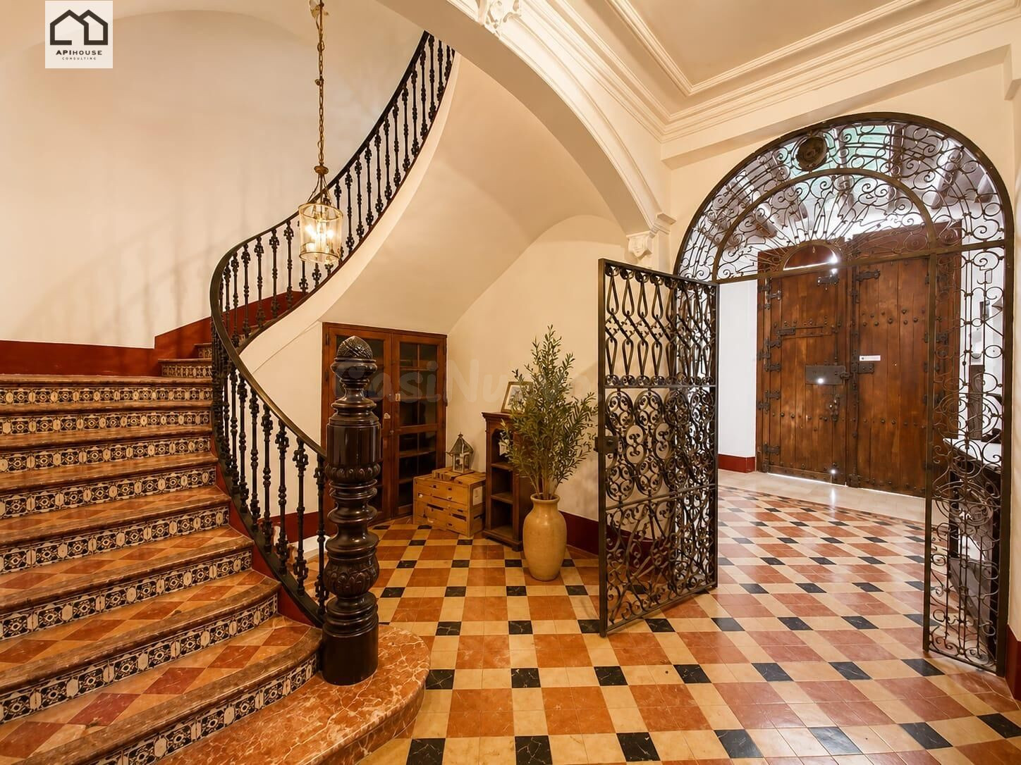 VIVIENDA SINGULAR CON GRAN POTENCIAL EN EL CENTRO DE SAX – IDEAL PARA INVERSIÓN O VIVIENDA + RENTABILIDAD