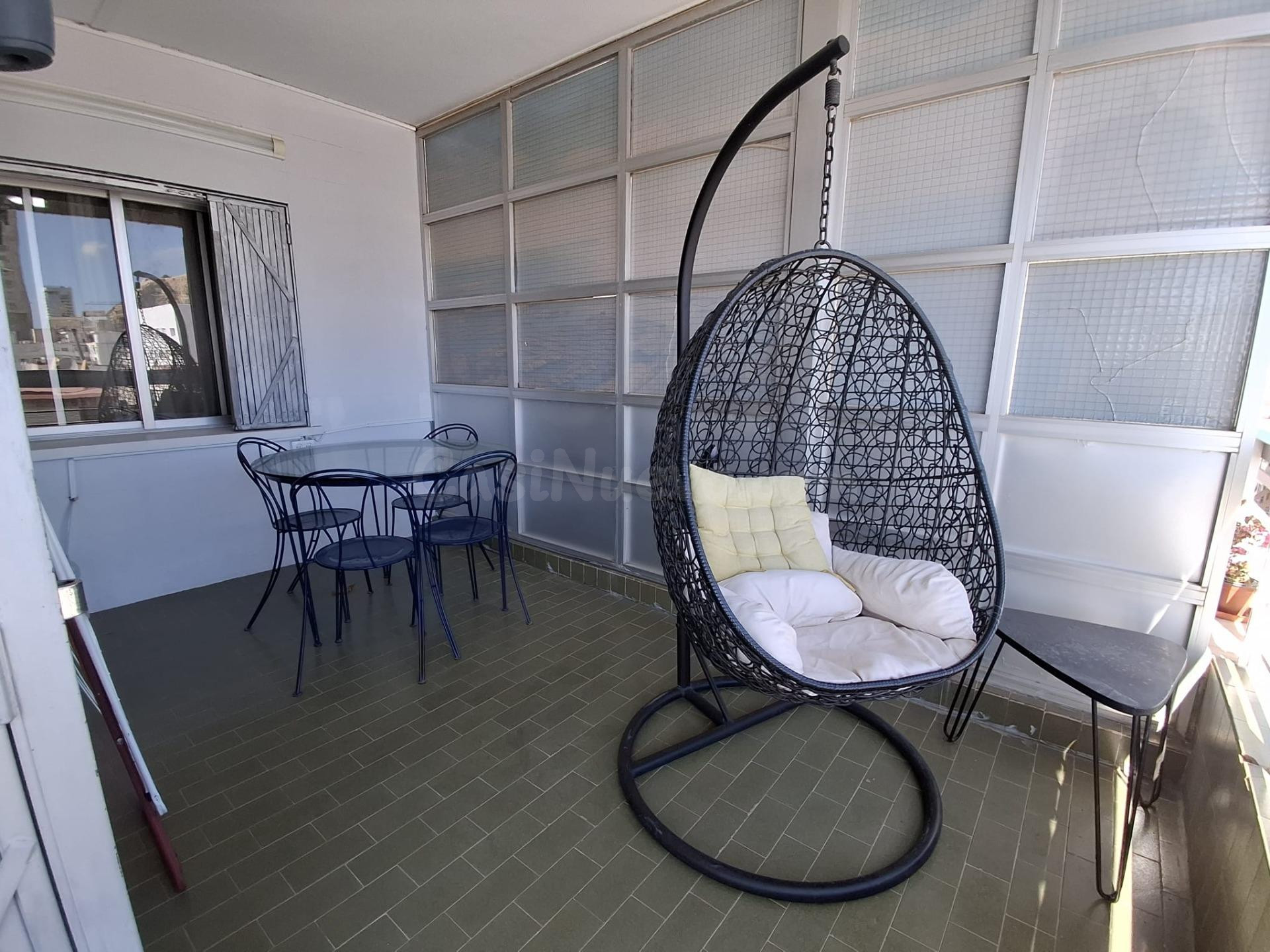 SE ALQUILA ÁTICO CON TERRAZA - JUNTO PUERTO DEPORTIVO ALICANTE