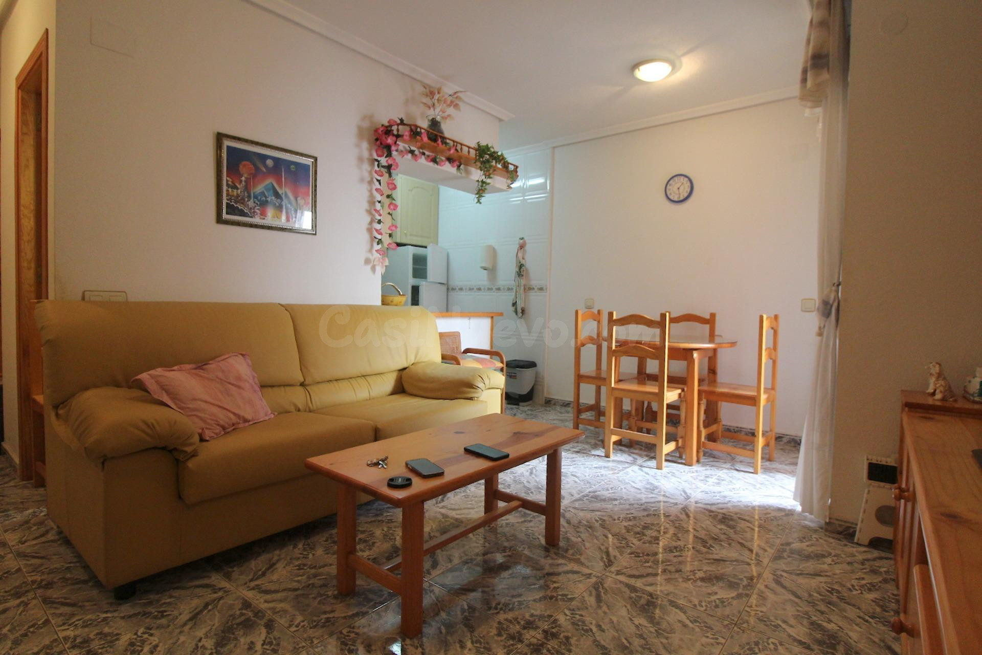 Apartamento de dos dormitorios en la zona de avenida de las Habaneras de Torrevieja