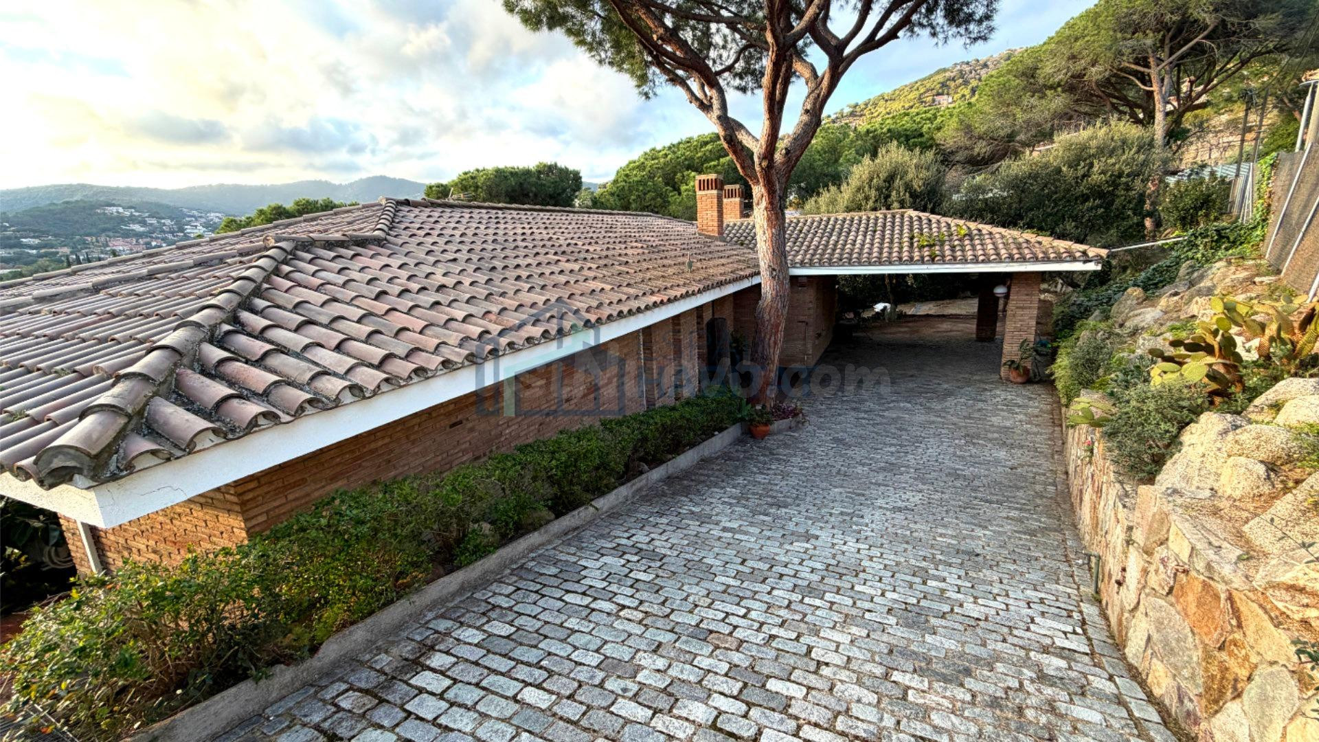 Exclusivo chalet con vistas panorámicas al mar, montaña y Barcelona - Cabrils - Costa Maresme
