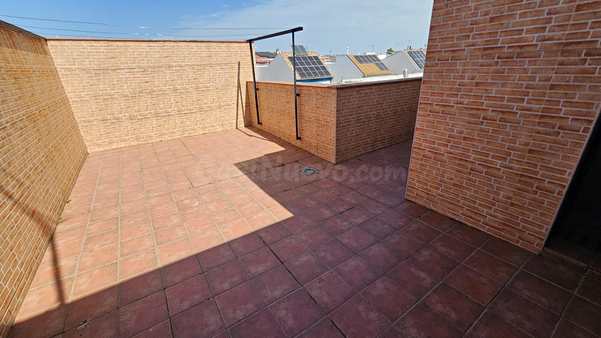 CAÑERO. Amplia Casa con cochera privada