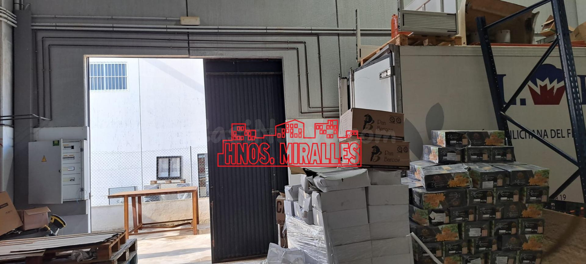 SE VENDE NAVE CON CAMARA FRIGORIFICA DE CONGELACION EN POLIGONO ALMORADI