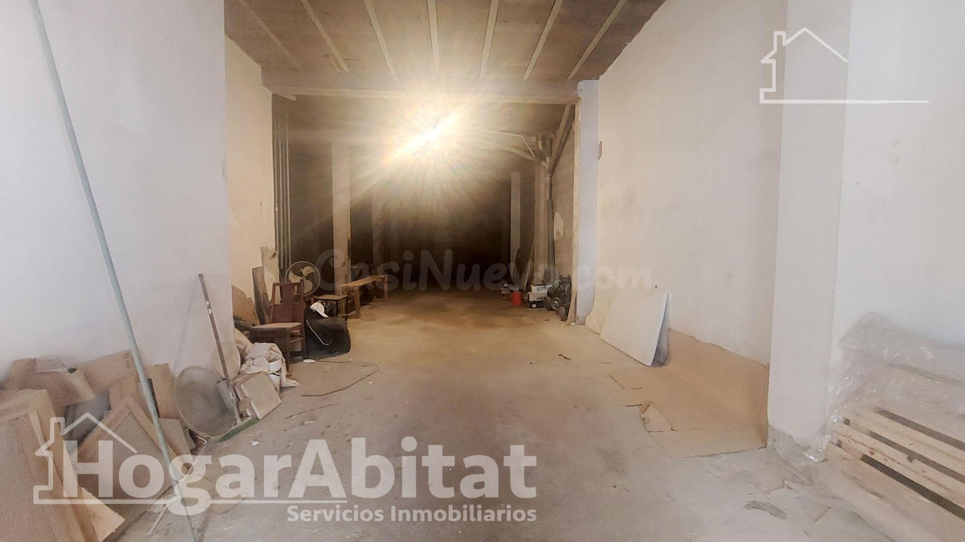AMPLIO LOCAL COMERCIAL JUNTO A LA AV. DE VALENCIA