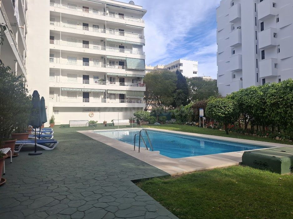 ¡Ubicación! ¡Ubicación! ¡Ubicación! – PISO AMUEBLADO, TOTALMENTE REFORMADO, EN EL CENTRO DE MARBELLA  A SOLO 200
