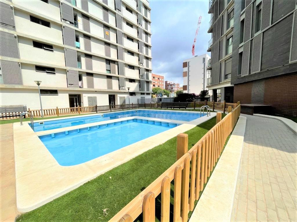 RESIDENCIAL GRAN MANZANA CON PISCINA Y PARQUE - 3 HABT, 2 BAÑOS, 2 GARAJES Y TRASTERO