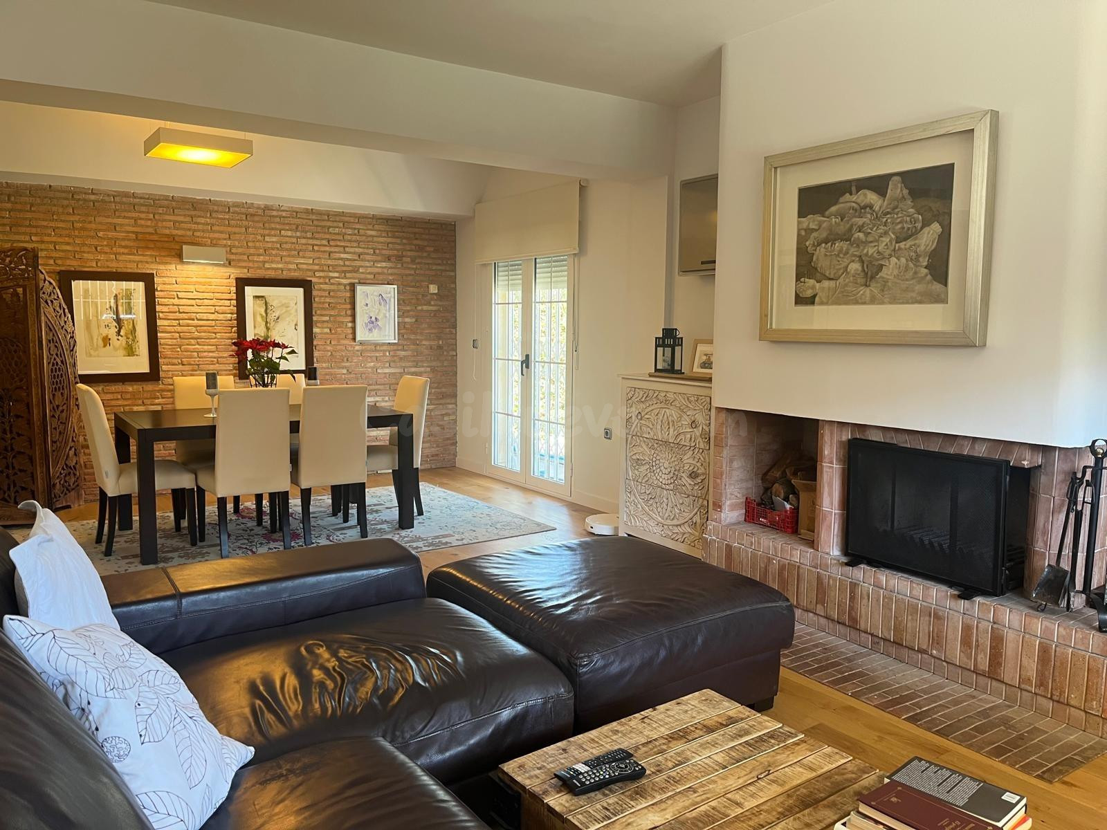Chalet independiente con 524m2 de parcela y piscina privada en La Alcayna