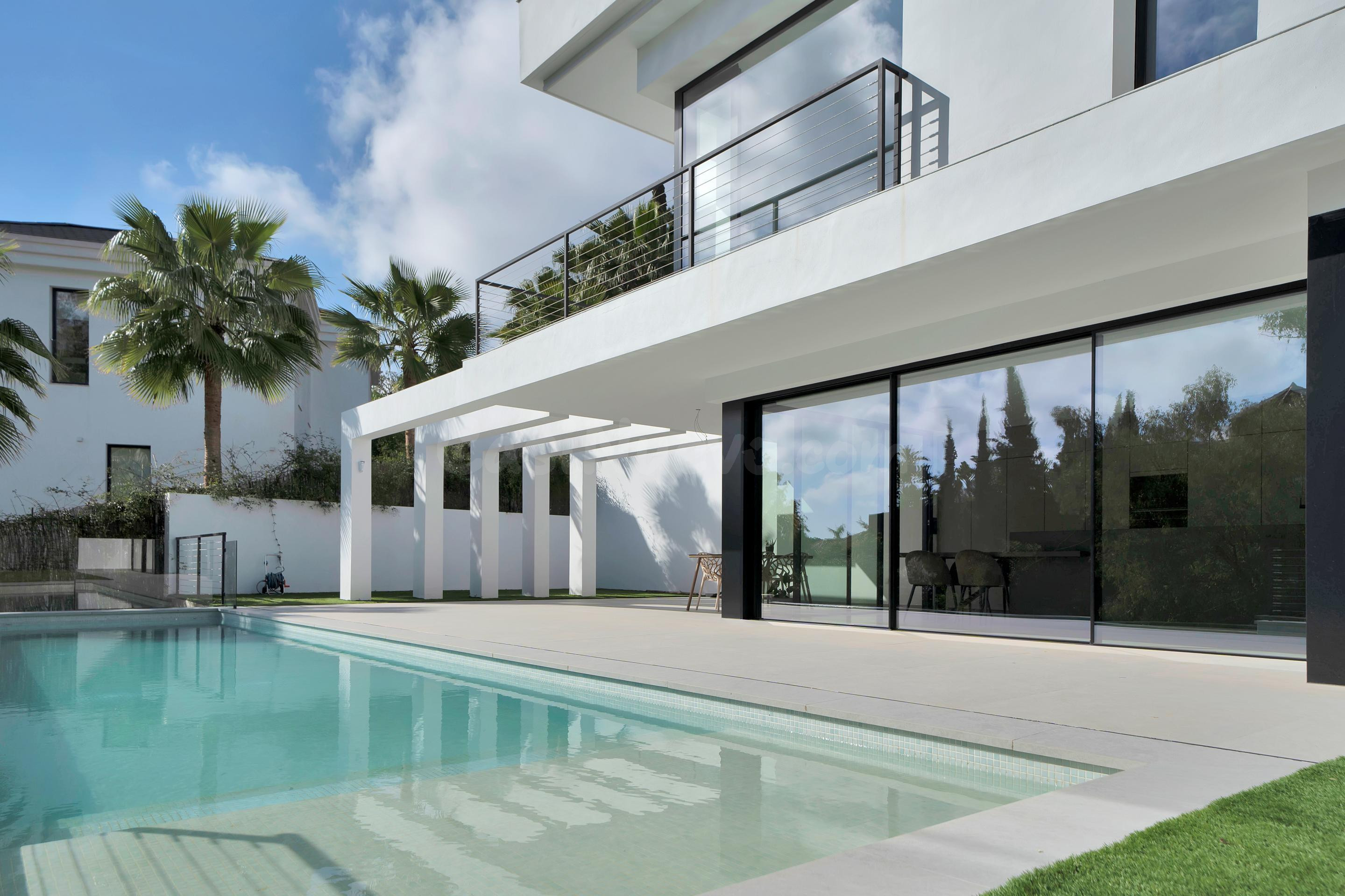 Alquiler larga temporada Villa Contemporánea en el Herrojo Alto