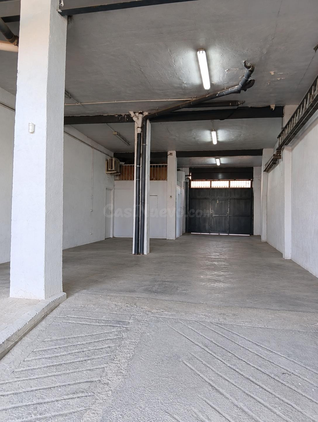 LOCAL COMERCIAL DIÁFANO DE 151 m2 EN NONDUERMAS – DOBLE ACCESO Y ENTRADA PARA VEHÍCULOS