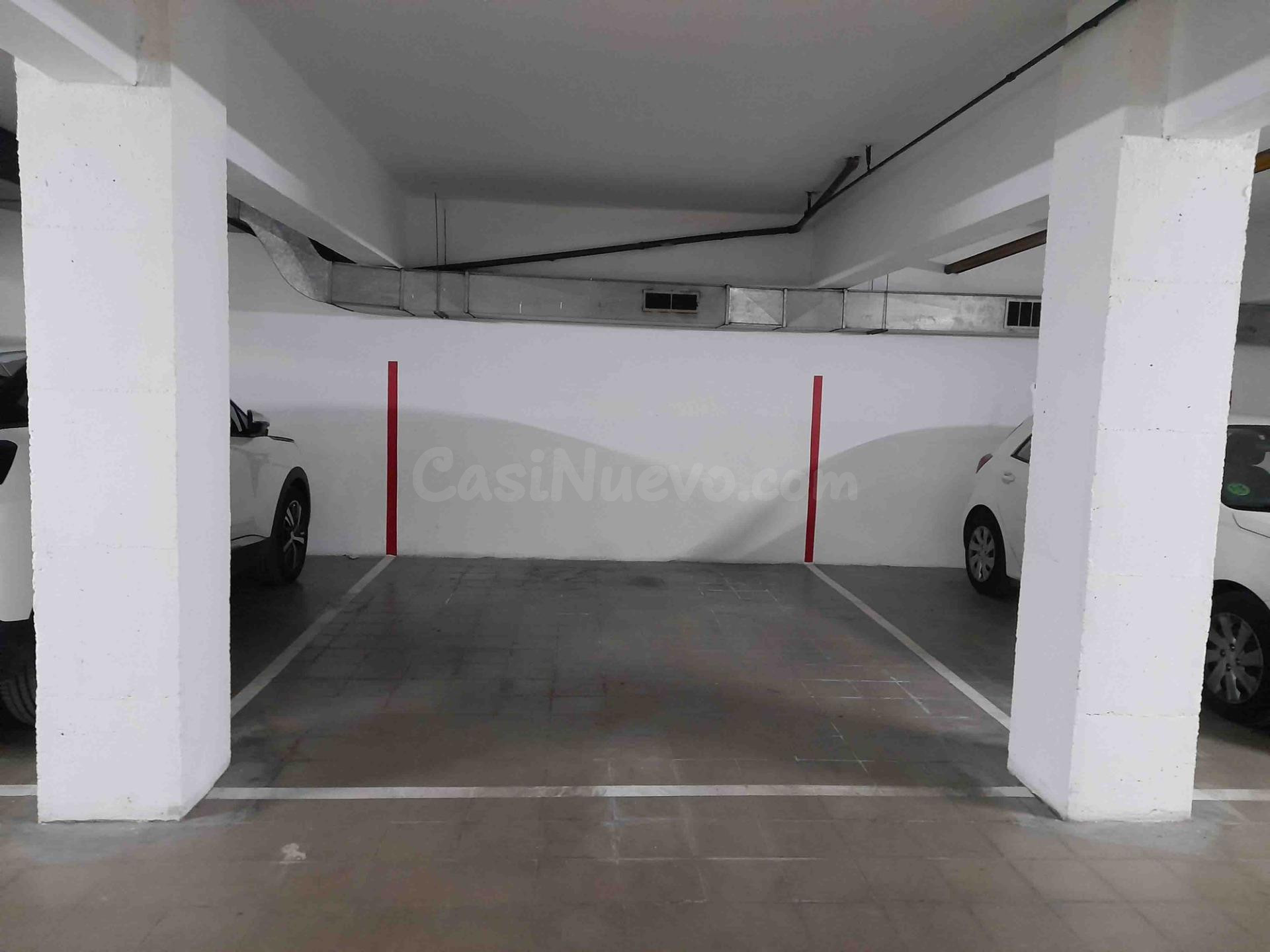 Plazas de Parking COCHE + MOTO en la Plaça Granollers de Mataró